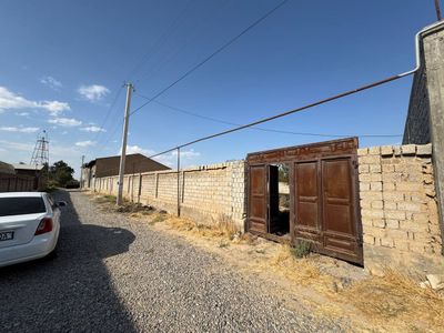 Hamyonbop 6 sotih yerimiz sotuvda Qibray, Guliston mahalla