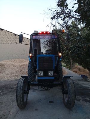 Mtz80 traktori sotiladi