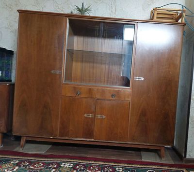 Немецкий сервант б/у. 350 ооо