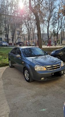 Chevrolet Lasetti сотилади