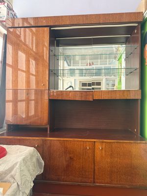 Продам сервант хорошом состояние и  подставка