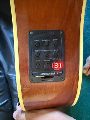 Gitara 41 razmer ekvalazer fishman