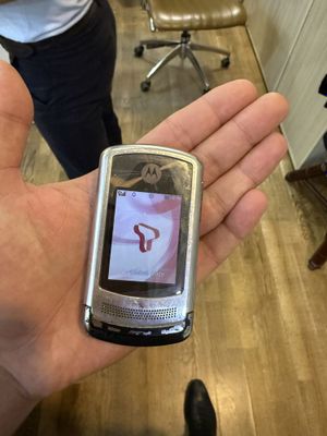 Motorola V13. Урта холатда.