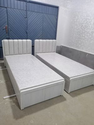 Kravatlar sotiladi