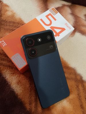 телефон ZTE blade A54