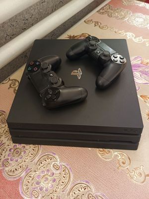 Ps4 PRO 1TB ofitsalniy versiya oʻyinlari bilan