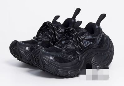 Balenciaga 10 xl