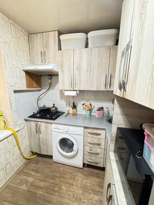 Продаётся Чиланзар 26 кв 2/1/4 балкон 2*6