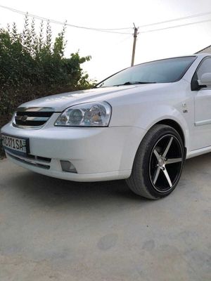 Vossen R17 Pul zarurligi uchun qoʻyildi