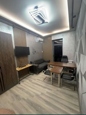 ЕвроОфис с мебелью на ЦУМе 80 м2