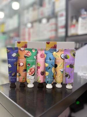 Frudia Squeeze Therapy Hand Cream — Крем для рук с экстрактами фруктов
