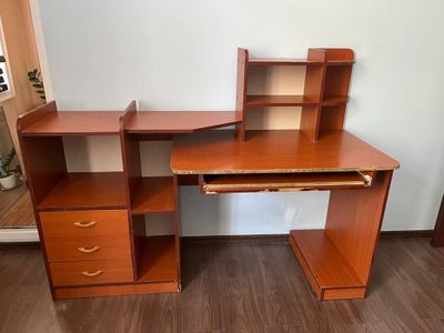 Письменный стол для спальни