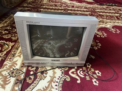 Narxi 200000 kerak boʻlsa tel qilasizlar