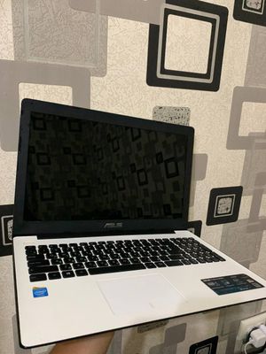 Asus X553M noutbuk
