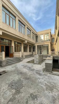 Сдаётся Здание Вдоль дороги 1400м2 ул.Луначарского
