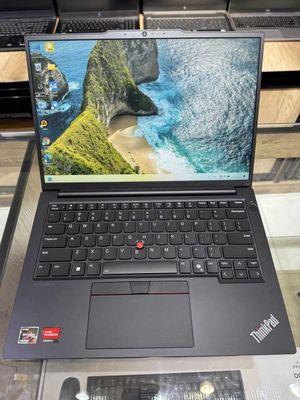 Lenovo ThinkPad E14 Gen 6 Ryzen 7-7735 ram 16 ssd 512