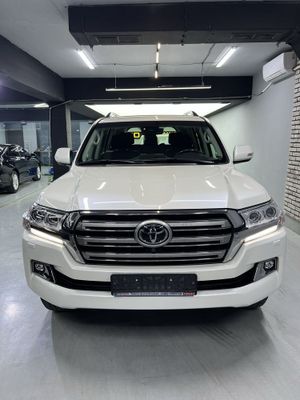 Toyota Land Cruiser 200 4.7