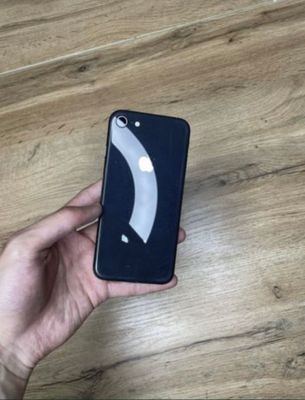 iphone 8 64gb holati yaxshi 1,000,000som  ishlatilgan