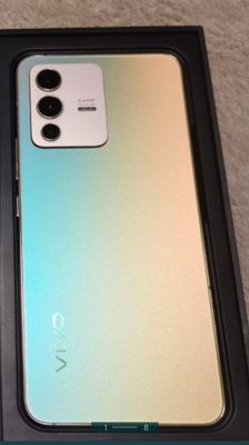 Vivo v23 5G 12/256GB holati alo