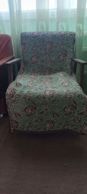 Продаются диван и 4 кресла