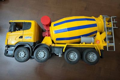 Бетономешалка BrudervScania игрушка