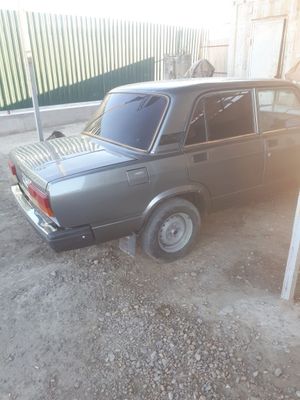 vaz 2107 sotiladi