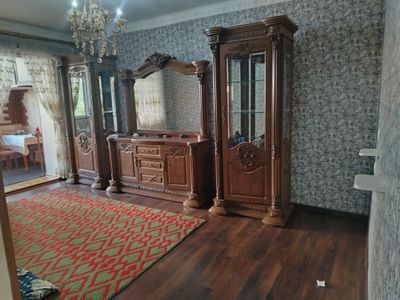MAKLERSIZ. Sheriklikka qizlar olinadi. 4 xonali uy kompas yonidan