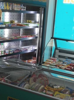 Haladilnik yogurtni oldi ochiq