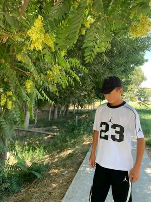 23 kiyim sotiladi
