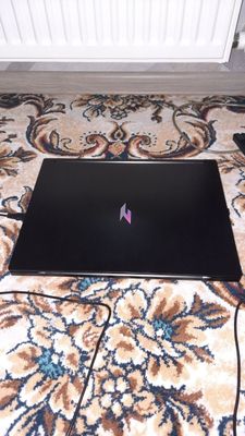 Noutbuk acer niro v16