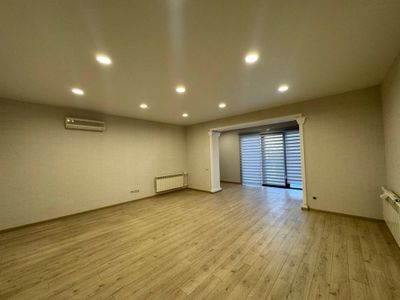 Аренда под офис 3 минут от меьро Хамида Алимжана 65м2 1300$