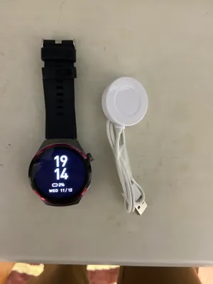 Smart watch sotiladi Narxi 200.000 yana kelishamiz