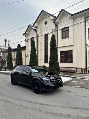 Mercedes Benz Gla200 год 2017 Состаяние Идеално пробег 92000km