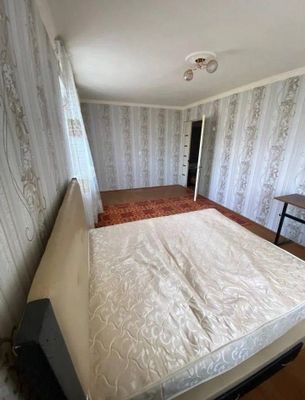Farxod bozori yaqinida kvartira ijaraga beriladi