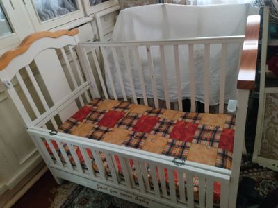 продаю детские кроват ребенк стал большой по этому