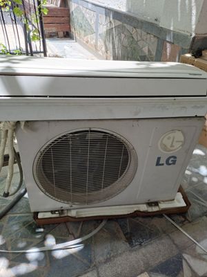 Продаётся б/у кондиционер 12, марки LG, работает на 200-220 Вт