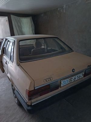 Audi 80 1980 yil Srochna sotladi