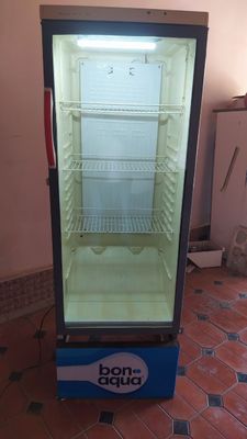 Vitrina xolodilnik sotiladi