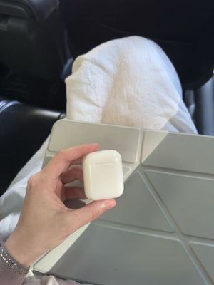 Airpods 2.1 б/у в отличном состоянии с коробкой и документами