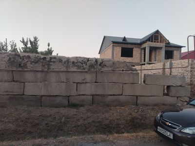Yer maydoni sotiladi