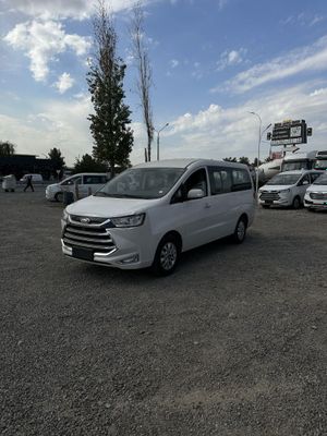 Jac M4 Mikroaftobuslar endi Miniven ko'rinishda