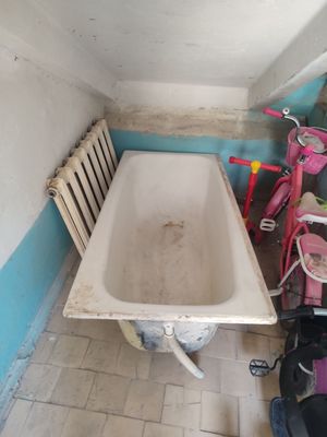 Chugun vanna sotladi