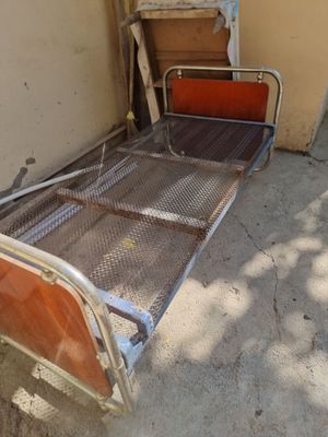 Продаётся железная кровать