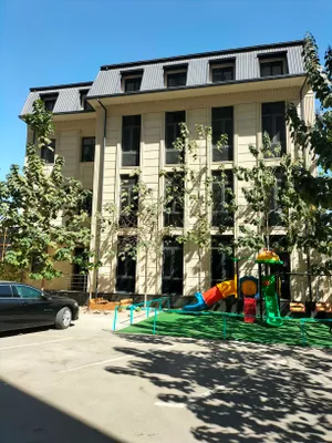 Здание 800 м. Бабура