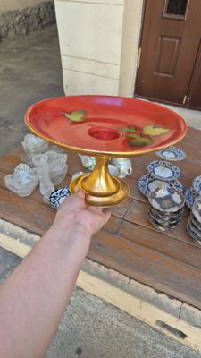 Idishlar yana bor rasmdan tashqari