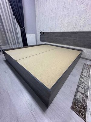 Продается кровать Двуспальная
