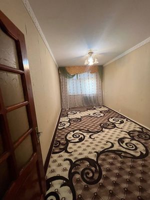 Yangi bozor Gul bozor oldida 3 xona qilingan
