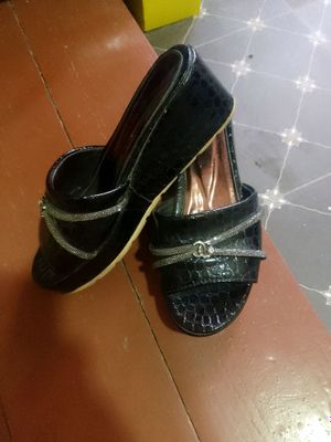 oyoq kiyem