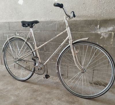 Velosapet sotiladi 28 razmer