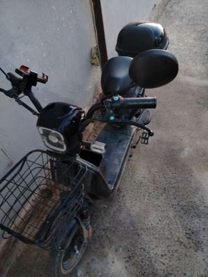 Skuter sotiladi.